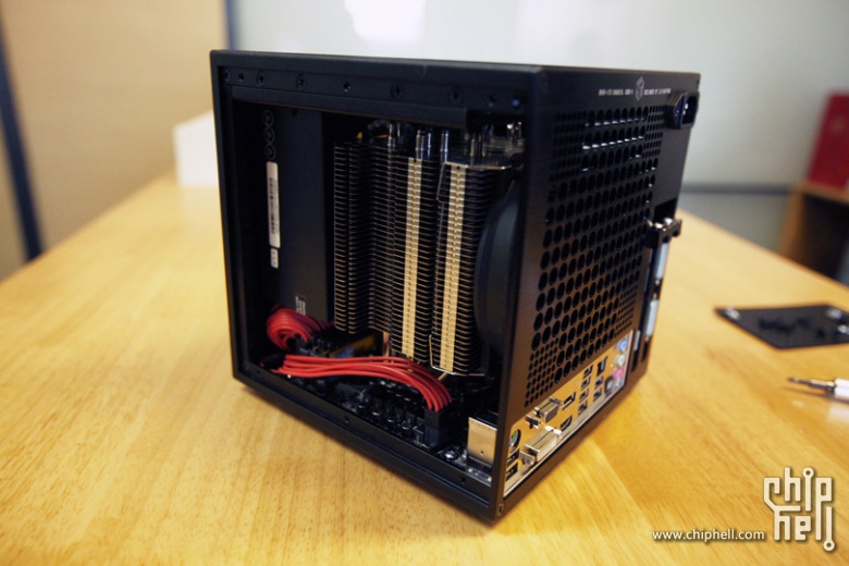 122604z9cdj3zj3v3x86le.jpg
